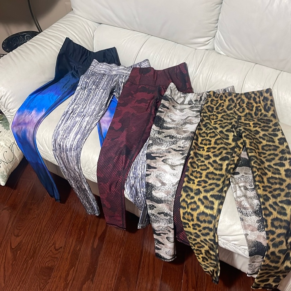 5 pair of Terez full length workout leggings